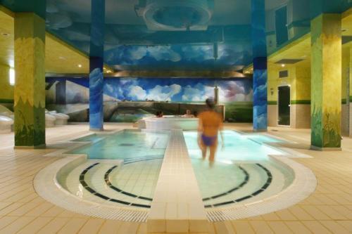 Silken Spa La Hacienda De Don Juan Лянес Екстериор снимка