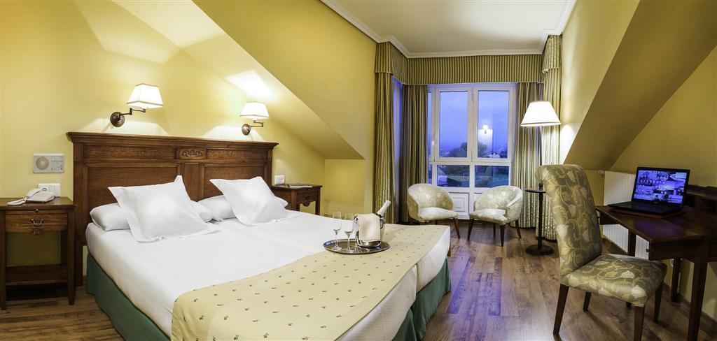 Silken Spa La Hacienda De Don Juan Лянес Екстериор снимка