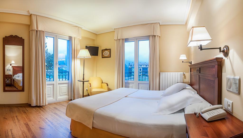 Silken Spa La Hacienda De Don Juan Лянес Екстериор снимка